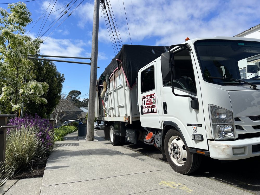 Junk removal job in Oakland